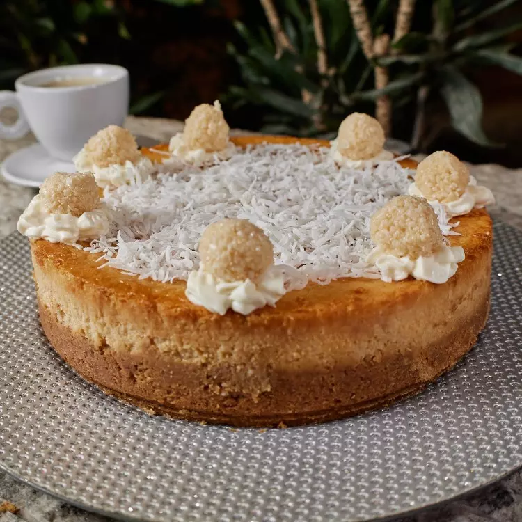 CHEESECAKE ENTERO DE COCO
