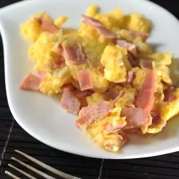 huevos jamon y queso