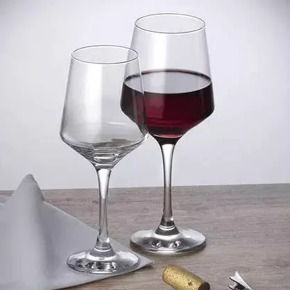 Happy Hour vinito 20 - 21:30 hs.