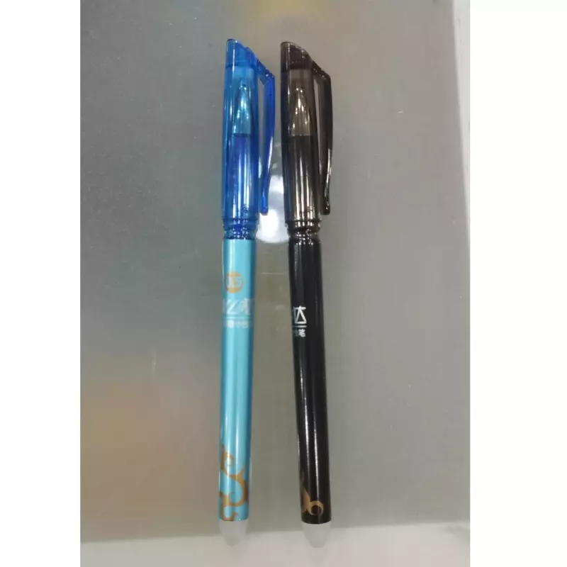 Bolígrafos borrables azul y negro