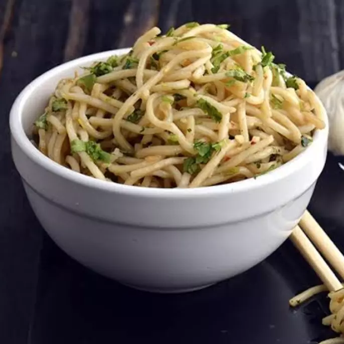 Garlic Hakka Noodles