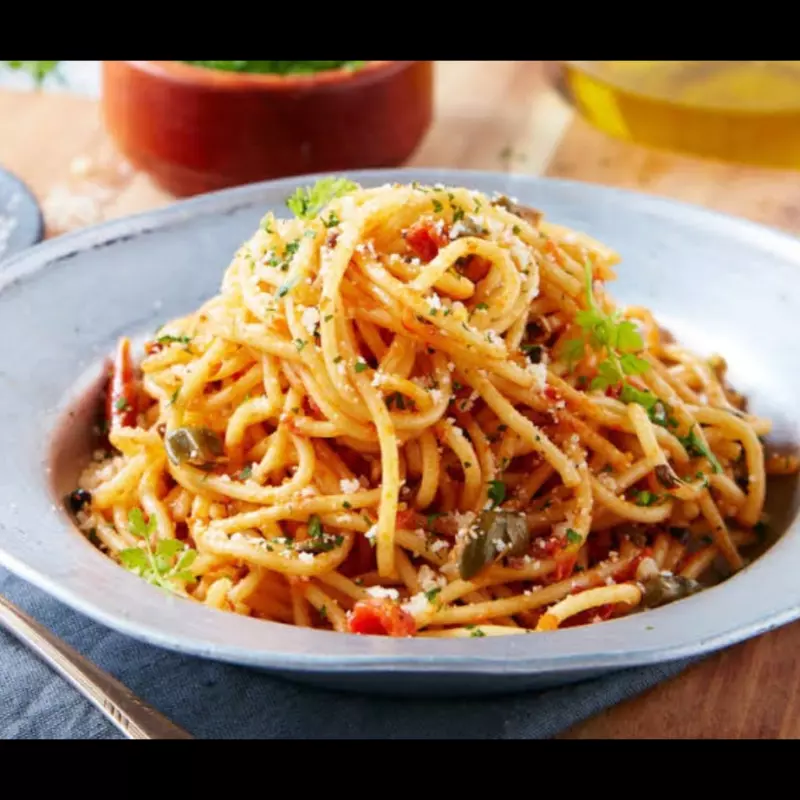 Arroz o spaghetti grande.