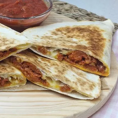(TH) Quesadilla Tripa