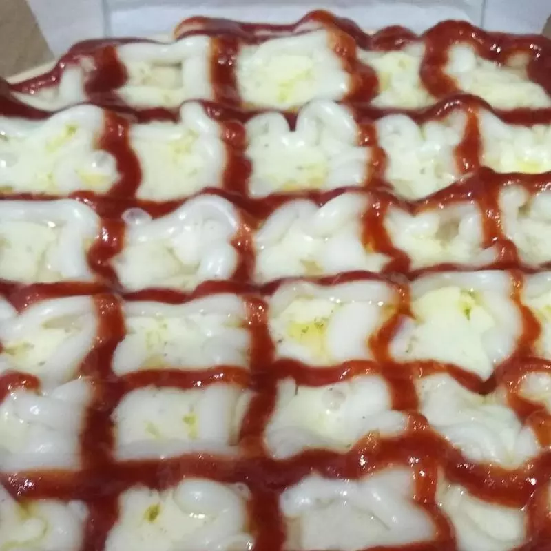 PIZZA DE ROMEU & JULIETA