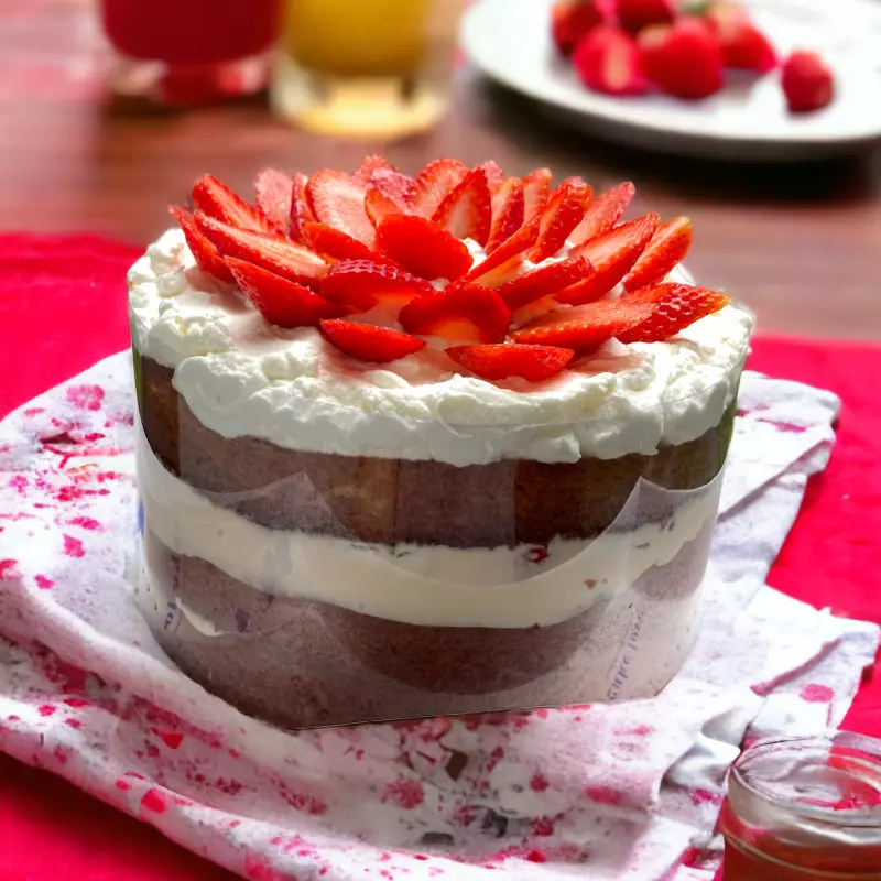 Bolo de Ninho com morango
