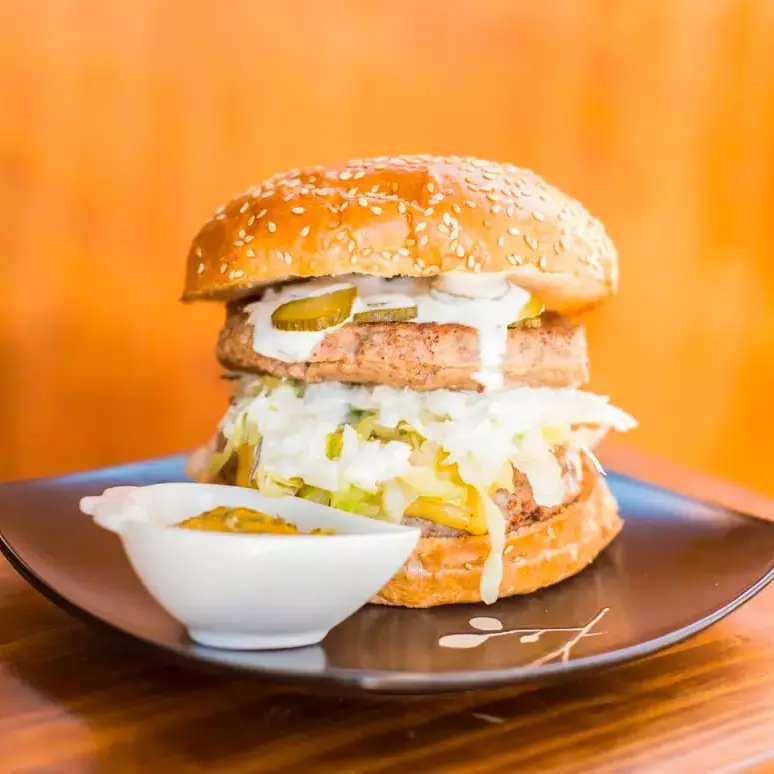 Mortal Kombat burger doble