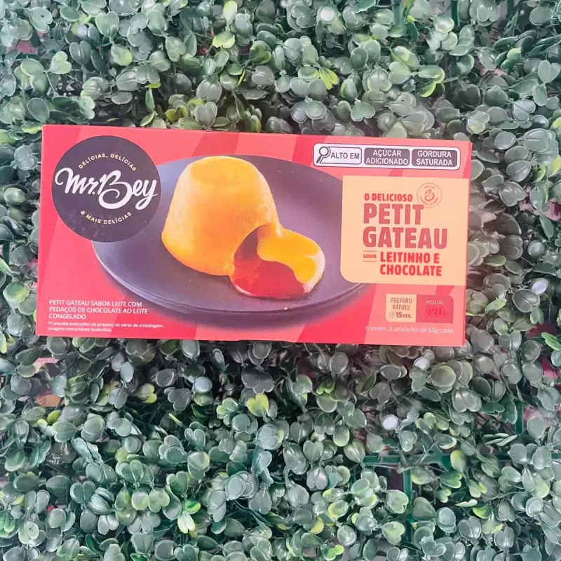 Petit Gateau Leitinho e chocolate