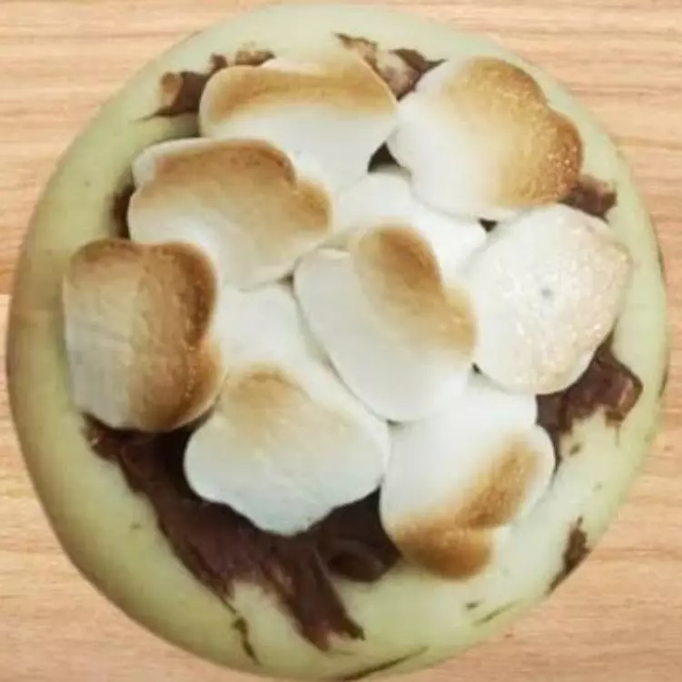 Esfiha de chocolate  com marshmallow