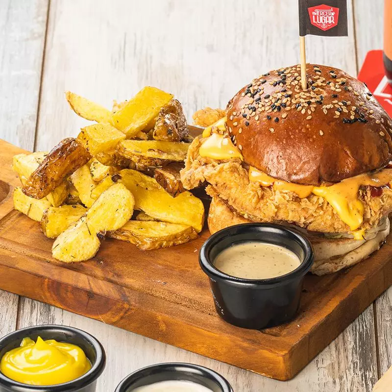 CRISPY CHICKEN SANDWICH