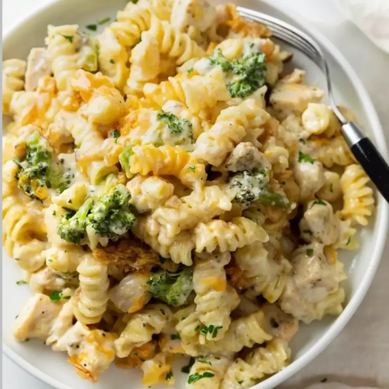 Macarrão c/Frango, Brócolis M.Branco