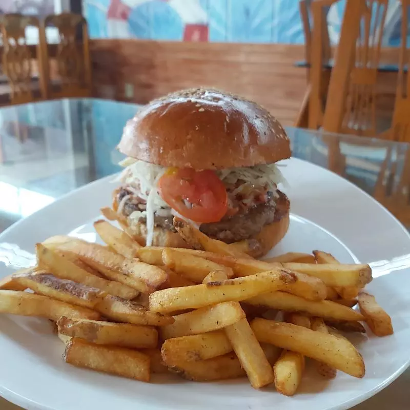 HAMBURGUESA CON PAPAS