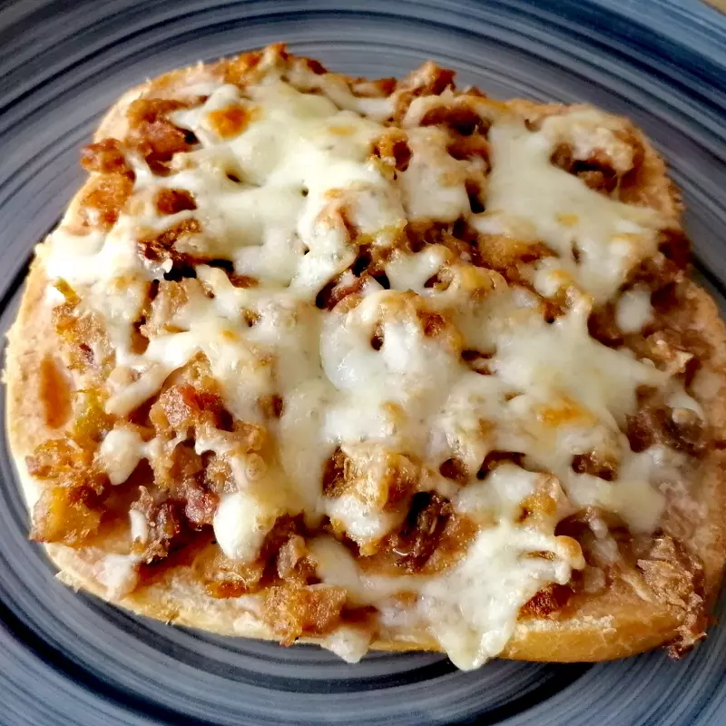 Medio Mollete Chicharrón Prensado