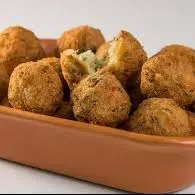 Bolinho de bacalhau coquetel frito