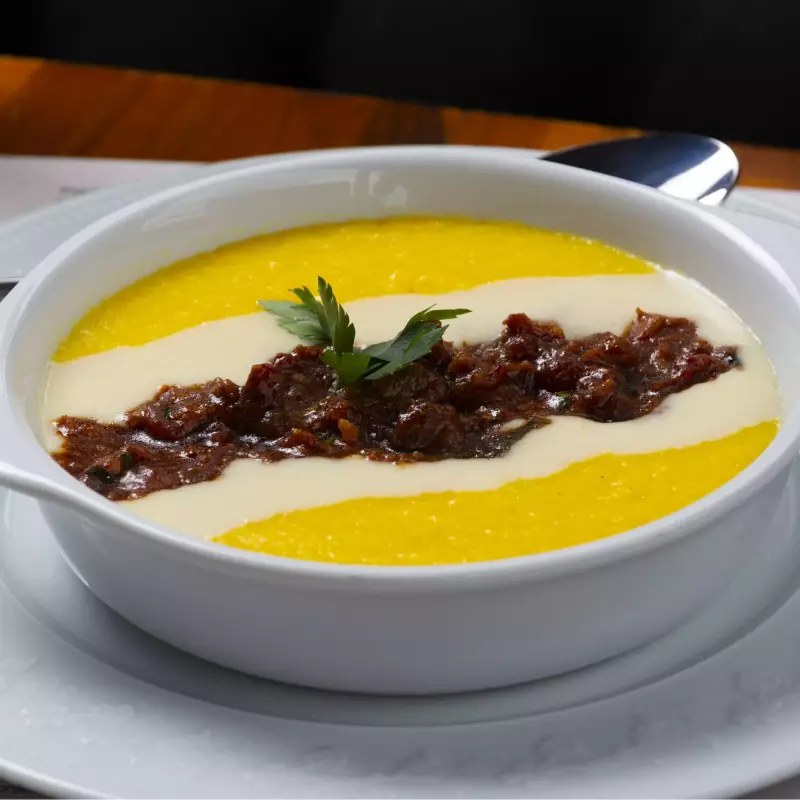 Polenta al Ragu di Salsiccia