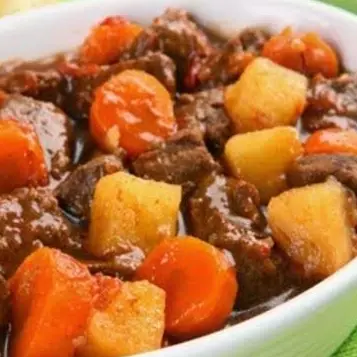 Picadinho bovino com legumes