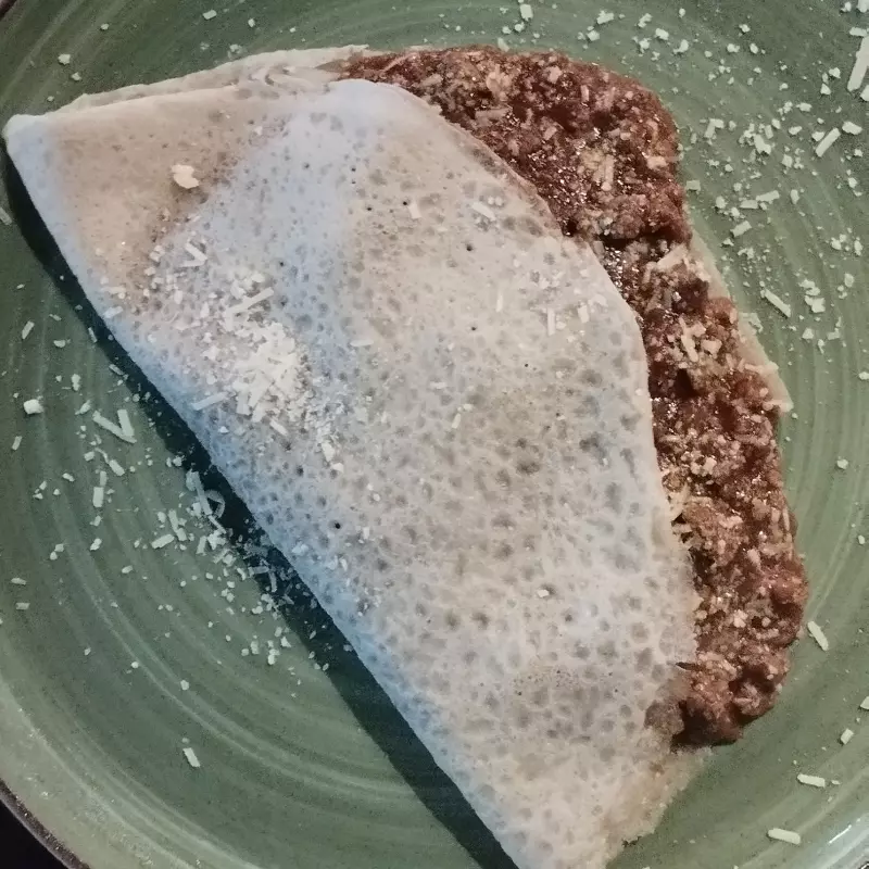 Crepe bolognesa