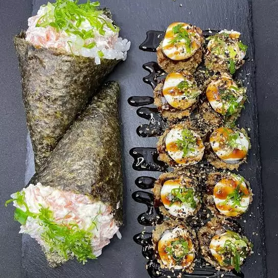 Temaki em dobro + 10 hot holl