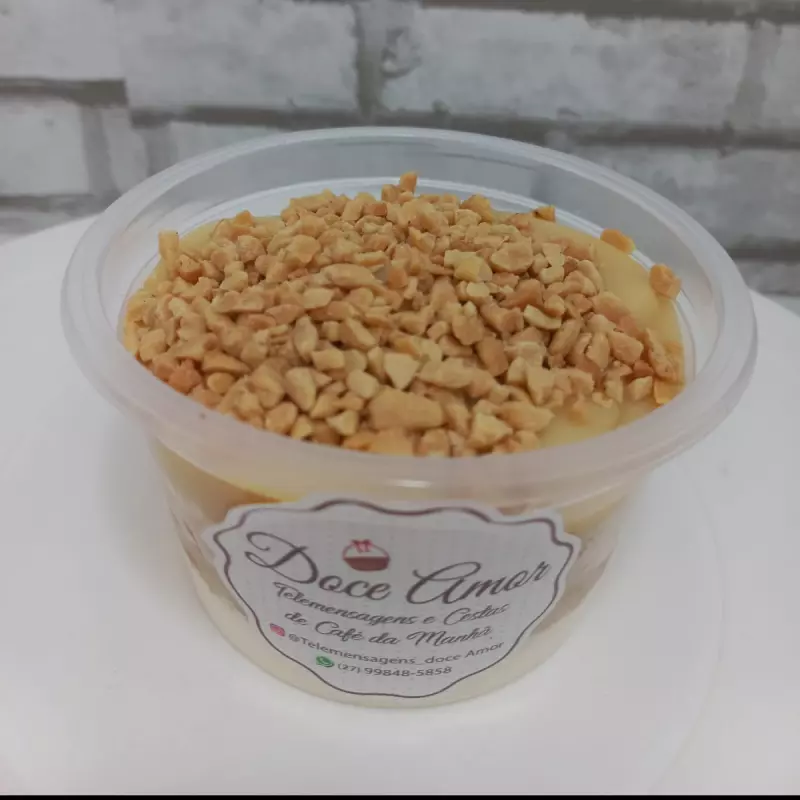 BOLO NO POTE NINHO COM AMENDOINS