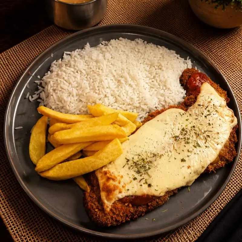 CONTRA FILÉ Á PARMEGIANA