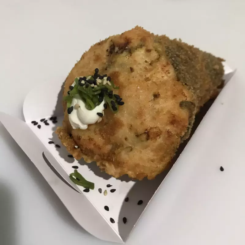 Temaki de Kani empanado e frito