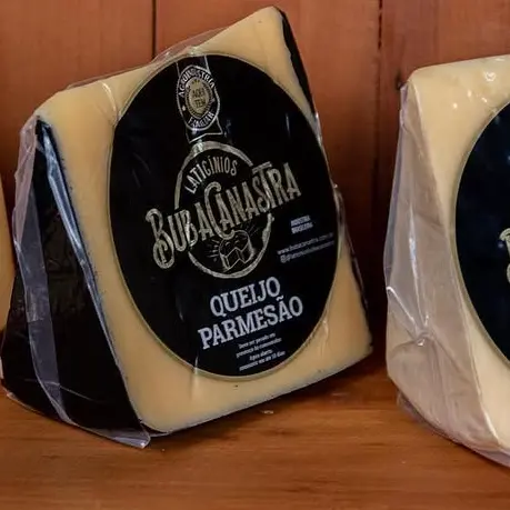 Parmesão Cunha Capa Preta
