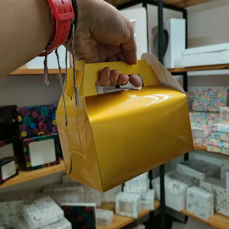 Lonchera Mediana Dorada