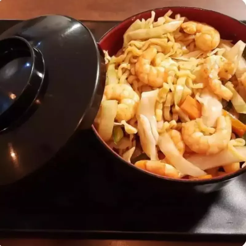 Yakissoba de camarão (650g)