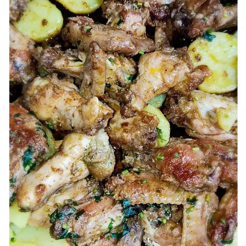 ASSINHA DE FRANGO COM BATATA