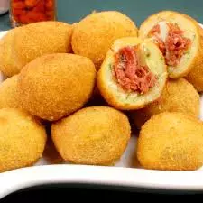 30 Bolinho De Charque