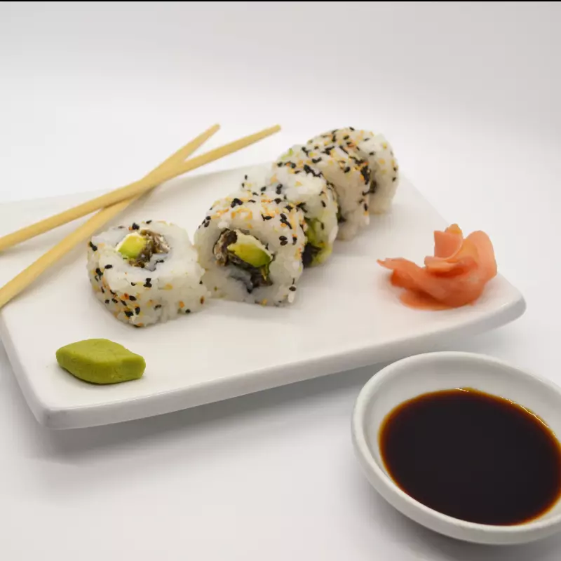 SALMON SKIN ROLL