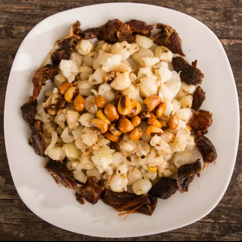 Mote con Chicharrón