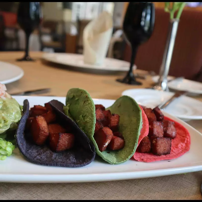 Tacos de Chicharrón de Atún