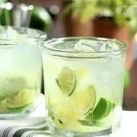 Torre Caipirinha de Vodka Limão