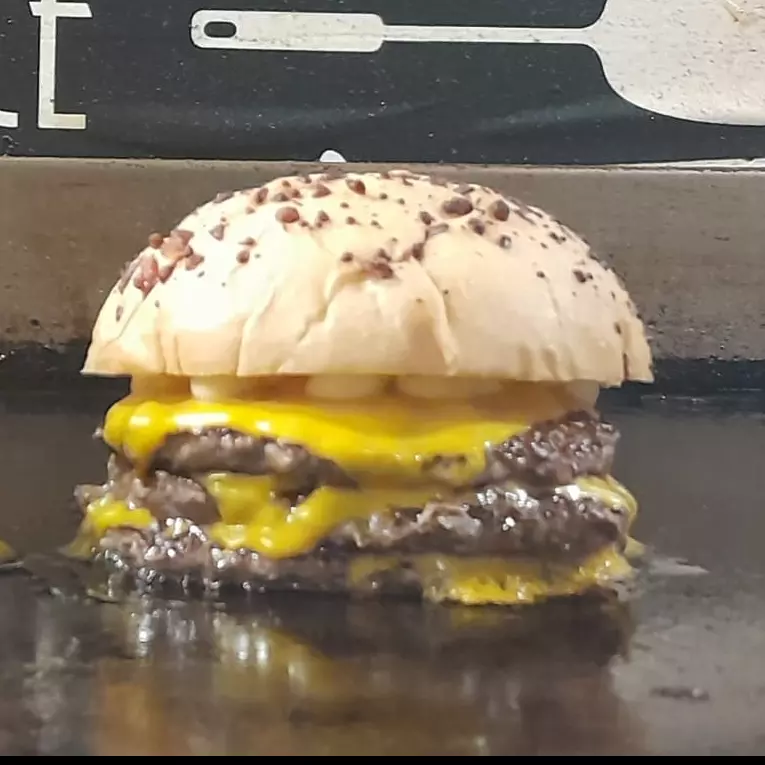 TRIPLE CHEESE STAIN  + 🍟 GRANDES