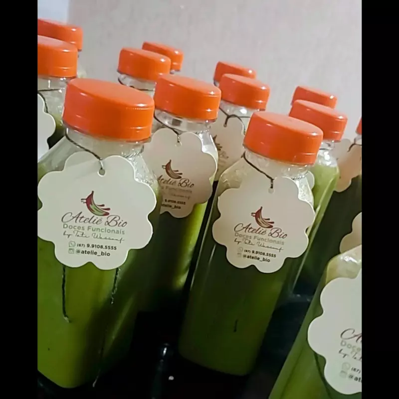 Suco detox verde garrafinha