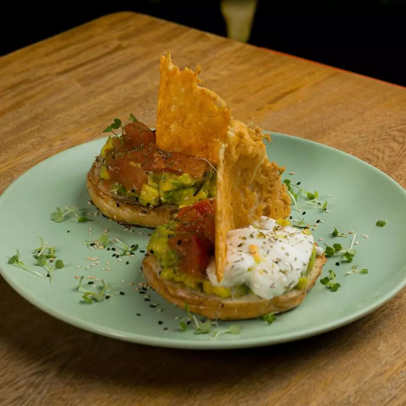 TOSTADAS DE AGUACATE