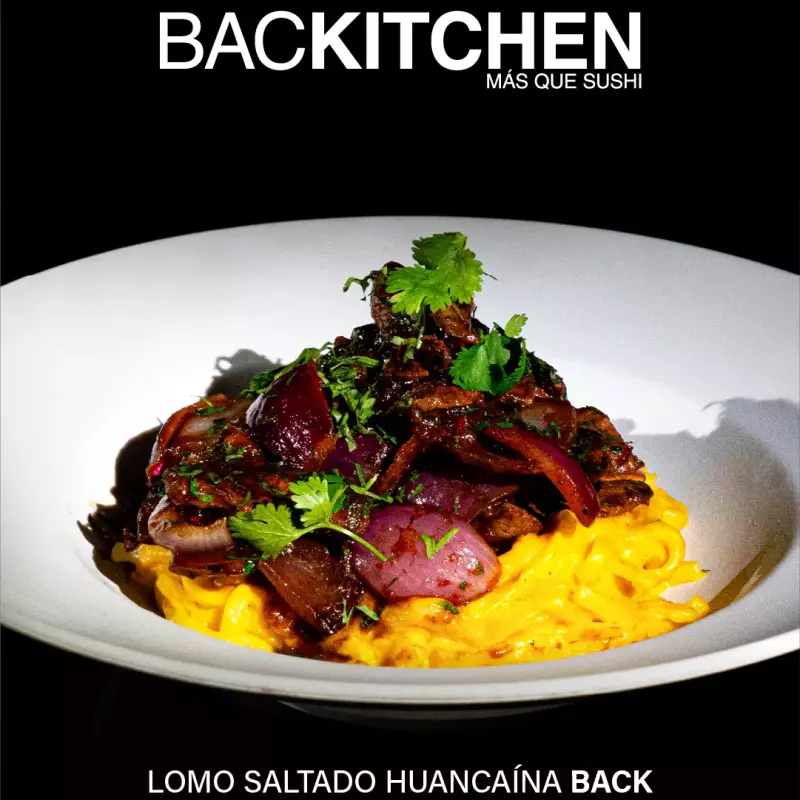 LOMO SALTADO A LA HUANCAINA