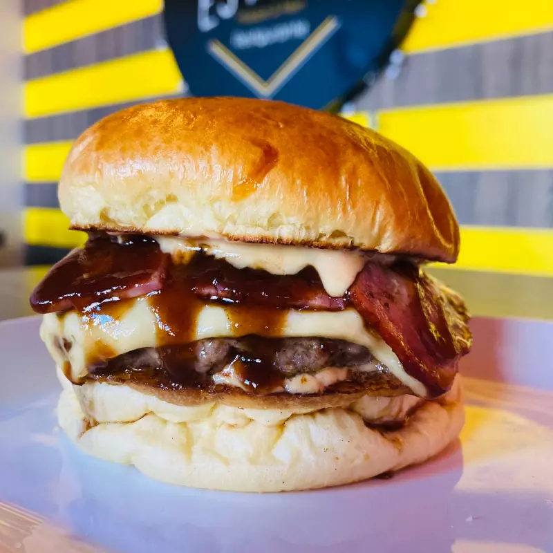 Hambúrgue Clássico Bacon