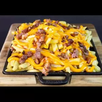 Batata Frita com Cheddar e Bacon