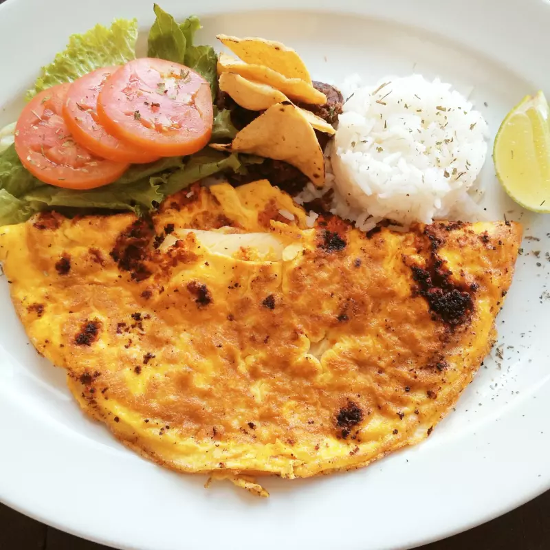 omelet con longaniza yucateca