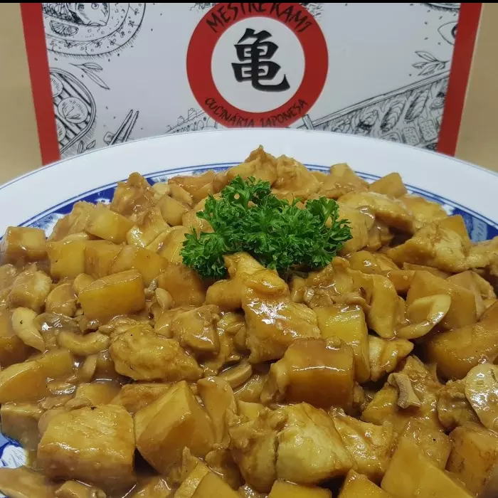 Frango com Cogumelo e Broto de Bambu