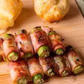 Espetinho de medalhão de quiabo