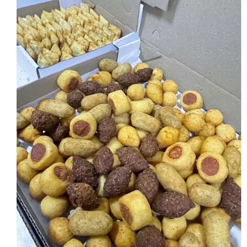100 mini salgados + 100 mini pastéis