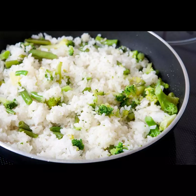 PORÇÃO DE ARROZ BROCOLIS