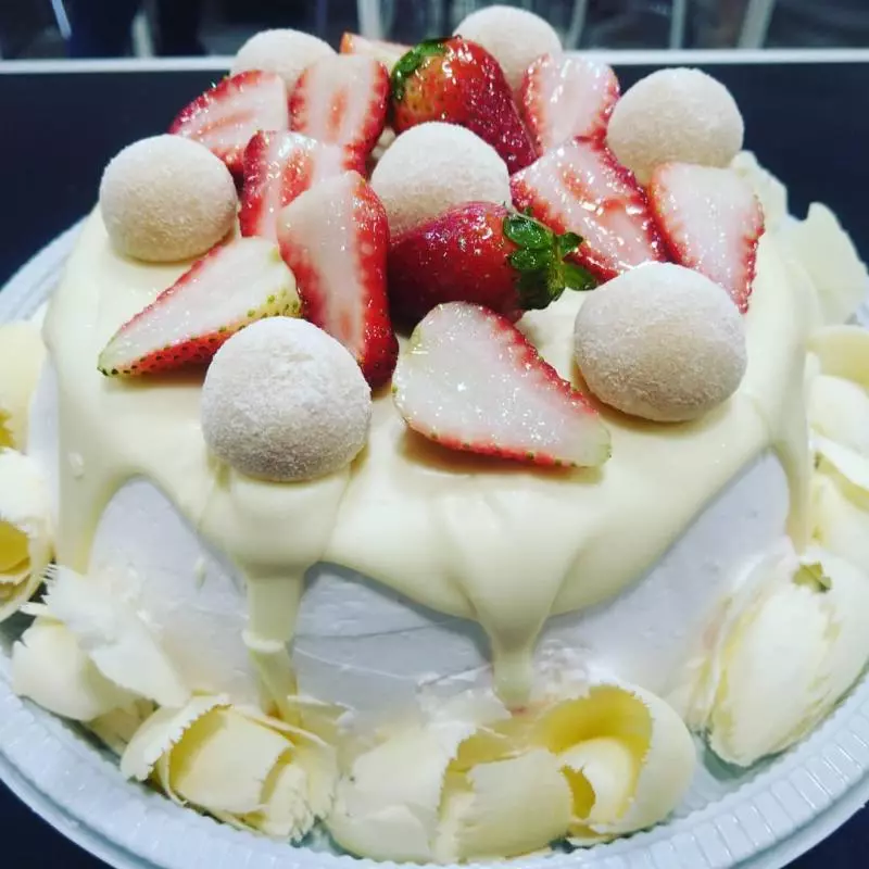 TORTA DE MORANGO e NINHO