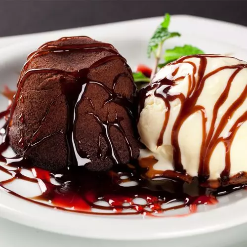 PETIT GATEAU COM SORVETE