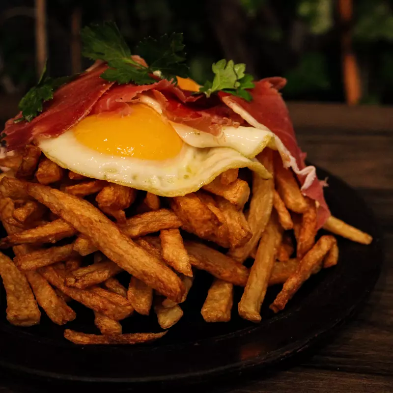 Huevos Rotos con Jamón