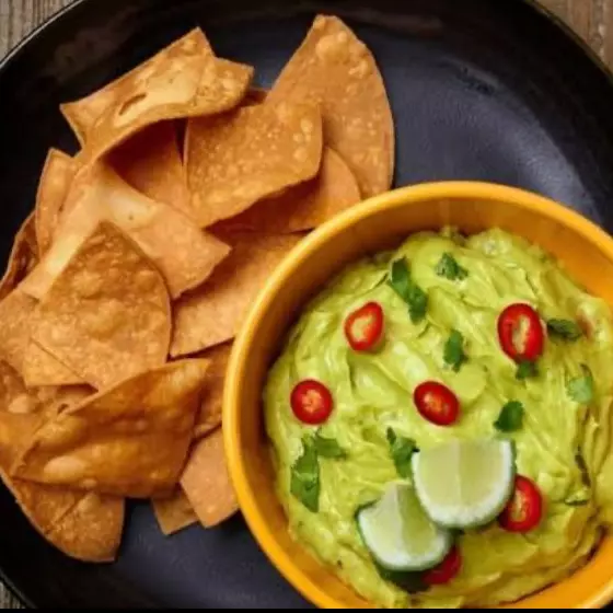 Nachos com guacamole