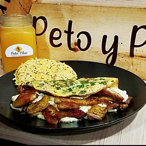 Tortilla triple queso con tocineta