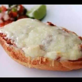 Molletes (jamon o chorizo)